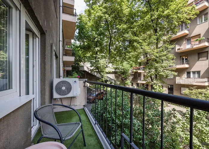 Premium 4br Near Buda Castle Apartament